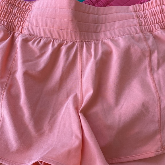 Lululemon Sunny Coral Hotty Hot High Rise 2.5 Inseam. 6 - Picture 2 of 6